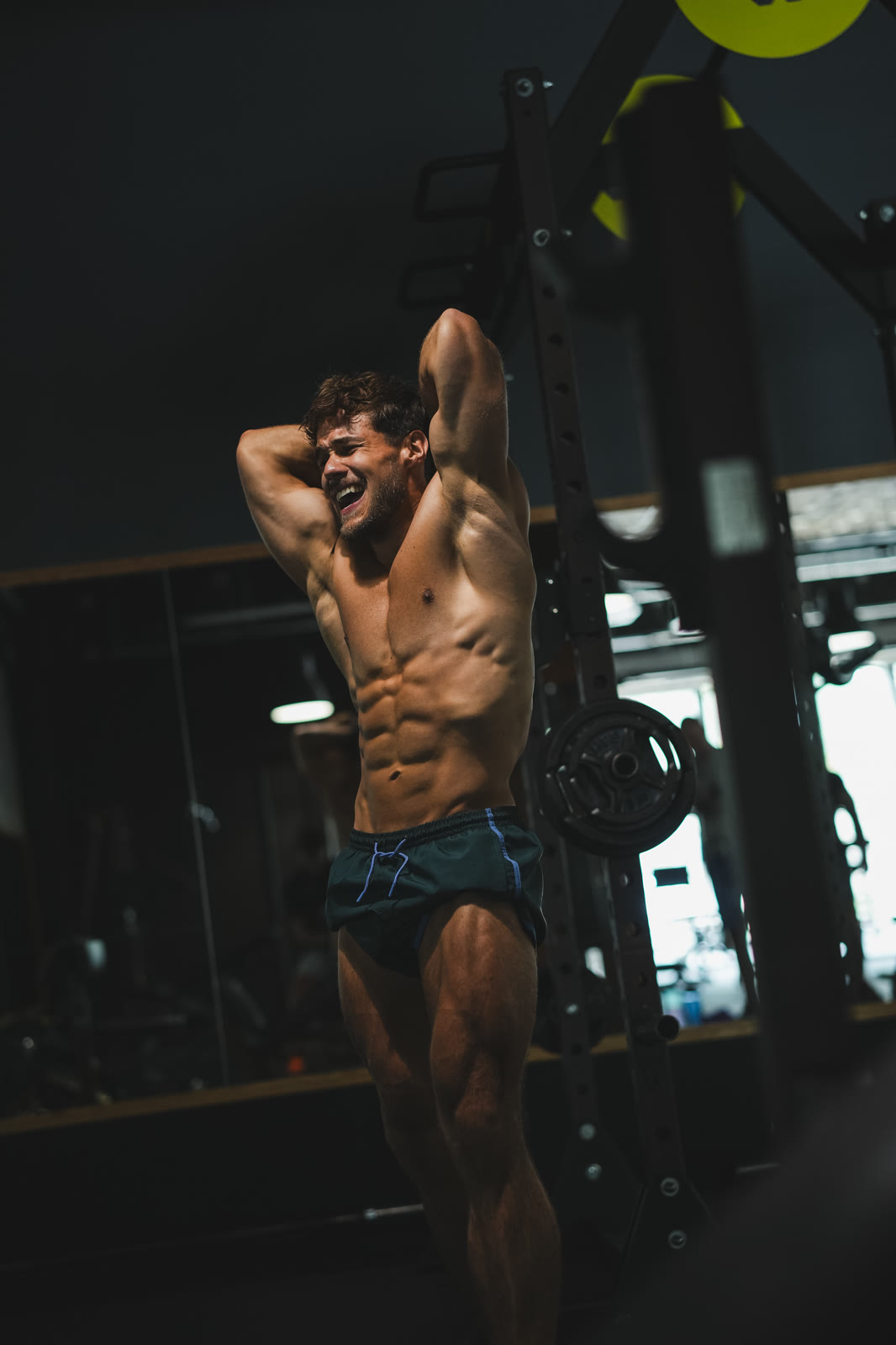 Jakub Micał, plecy w pozie dwubicepsowej